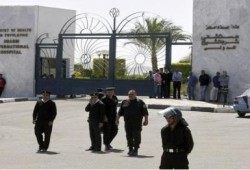 تزامناً مع تظاهرات التحرير :تظاهرات أمام مستشفى شرم الدولي للمطالبة برحيل مبارك عن المدينة