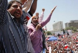 الإستغفار سلاح الإخوان فى التحرير أمام تحرشات (عفويه) من 6 إبريل .والجو العام هادئ..(محدث)