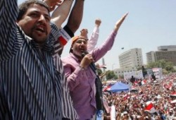 الإستغفار سلاح الإخوان فى التحرير أمام تحرشات (عفويه) من 6 إبريل .والجو العام هادئ..(محدث)