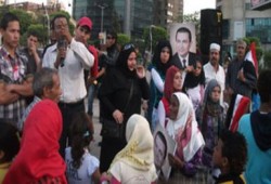 اشتباكات بين مؤيدى ومعارضى مبارك قبل بداية المحاكمة