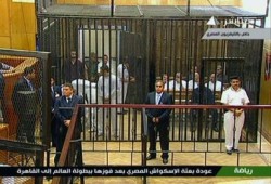 استئناف محاكمة مبارك بعد رفعها فترة قصيرة للاستراحة