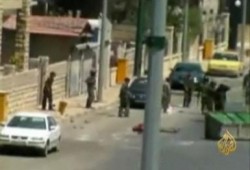 قوات السفاح (بشار) تقصف دير الزور بالدبابات في نهار رمضان وتعتقل الآلاف في حمص
