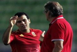 رغم فقر الأداء . الأهلي يفوز على مولودية الجزائر.. وأبو العزائم يحمله مسئولية فشل مليونيته