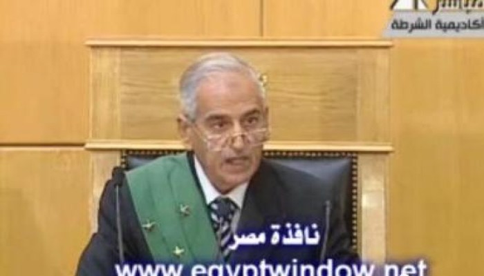 رئيس المحكمة ما يحدث فوق طاقة البشر ويعيق المحكمة عن تأدية واجبها (متلفز)