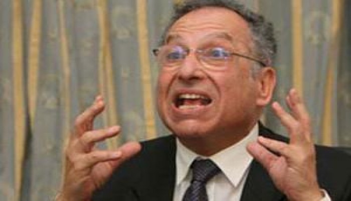 ديمقراطيون وعسكرتاريا