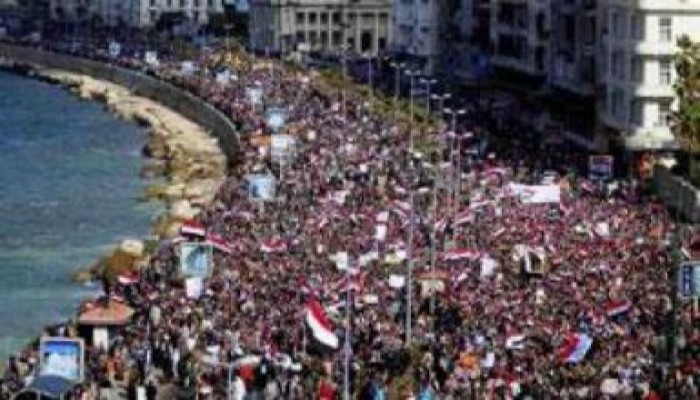 تظاهرات أمام السفارة الصهيونية تنديدا بمقتل ضابط و 4 جنود مصريين