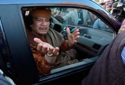 الثوار يسيطرون على معقل القذافي