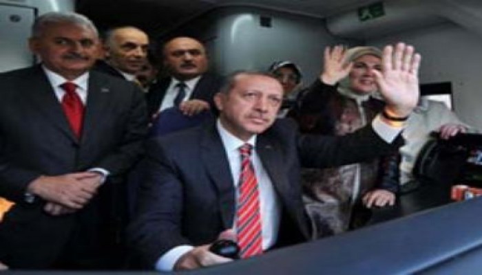 أردوغان يسير رحلات القطار السريع مجاناً للمواطنين ويتوعد بشار بالغرق فى الدم الذي يسفكه