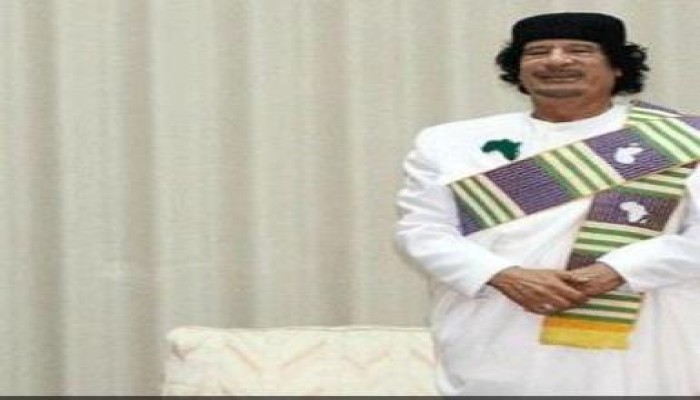 حكاية حب من طرف واحد ترويها صور وجدها الثوار في بيت القذافي سماها ليزا و(عُرفت بالغراب)