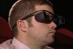 نظارات من "سوني" لعرض الترجمة الفورية للأفلام في دور السينما