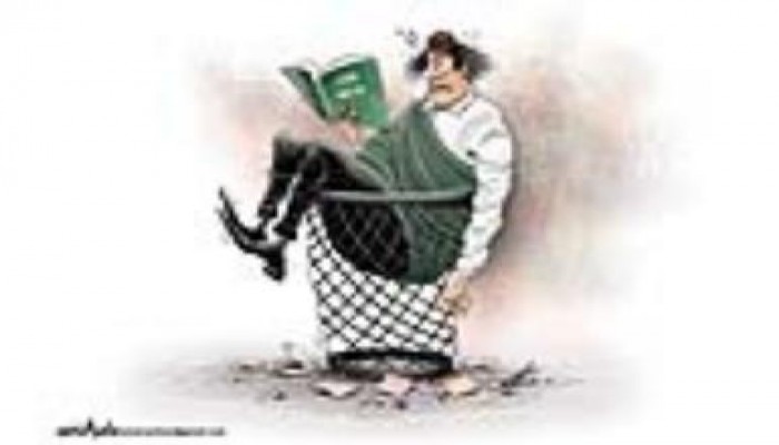 القذافي يعلن أن سرت عاصمة ليبيا.. ويؤكد أن الله "معه"