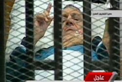 المحامون الكويتيون : دفاعنا عن مبارك لرد الجميل ونتسلم التصاريح السبت