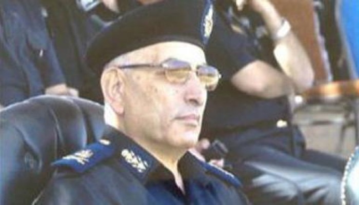شاهد : اللواء أحمد رمزي نقل الأسلحة والذخائر من وإلى ميدان التحرير عن طريق سيارات الإسعاف