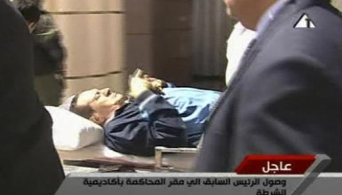العادلى يتحدث لأول مرة من القفص.. وينفى كلام الشاهد الثامن  ومبارك يرد بـ (لا تعليق )