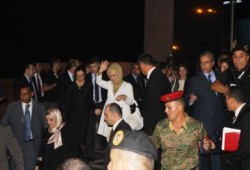 وصول أردوغان وزوجته إلى مصر و تهنئة مستقبليه - خاص / ملف مصور (4)