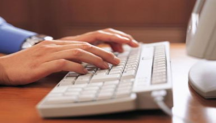 دراسة: اغلبية العرب يستخدمون الانترنت للدردشة فقط