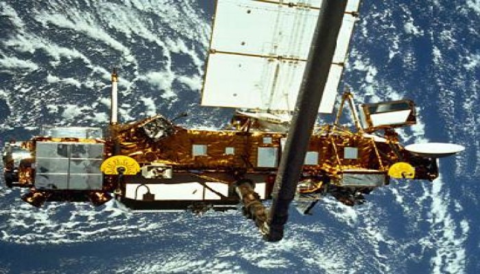 قمر ناسا ارتطم بالأرض صباح السبت والوكالة لا تعلم مكان سقوطه