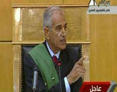 وقف محاكمة مبارك لحين نظر رد القاضي أحمد رفعت عن القضية