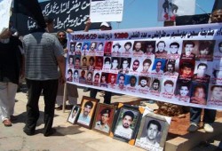 مذبحة سجن بو سليم (1200 سجين قضوا تحت إطلاق القنابل والكلاش ) ثم قالوا لانعرف شيئاً عنهم