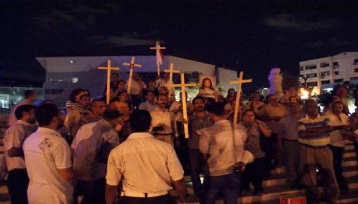 تظاهرات الأقباط أمام المنطقة الشمالية بالإسكندرية تتطور للاشتباك مع المارة