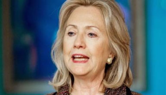 هيلاري كلينتون: نحذر المجلس العسكري . . ونعرض علي مصر حماية دور العبادة بقوات أمريكية