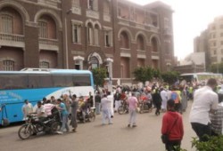 الآف الاقباط يتظاهرون بشارع رمسيس احتجاجا على ضحايا ماسبيرو
