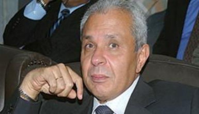 الدكتور حسام كامل يعود إلى رئاسة جامعة القاهرة ( بالإنتخاب ) بعد فوزه باكتساح