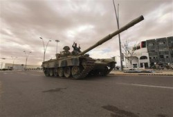 الجرافات تهدم مجمع باب العزيزية.. مقر القذافي في طرابلس