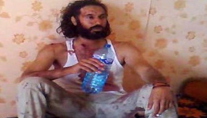 فيديو يظهر المعتصم القذافي يدخن سيجارة قبل موته يدحض رواية قتله في المعركة