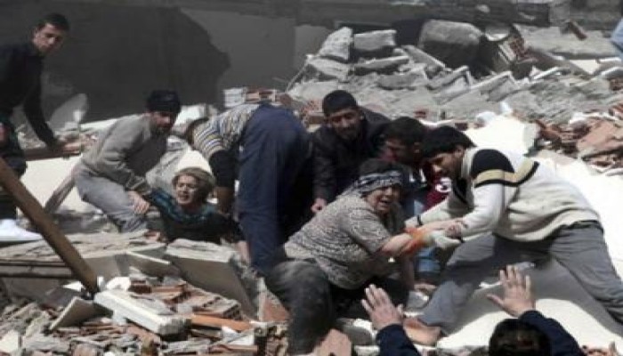 ضحايا زلزال تركيا يقتربون من 500 وأردوغان يتفقد المناطق المنكوبة