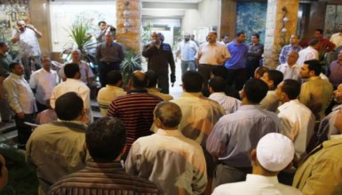 بعد شهر من المماطلة والتعنت نقابات المعلمين المنتخبة فى الغربية تتسلم مقراتها من الفلول