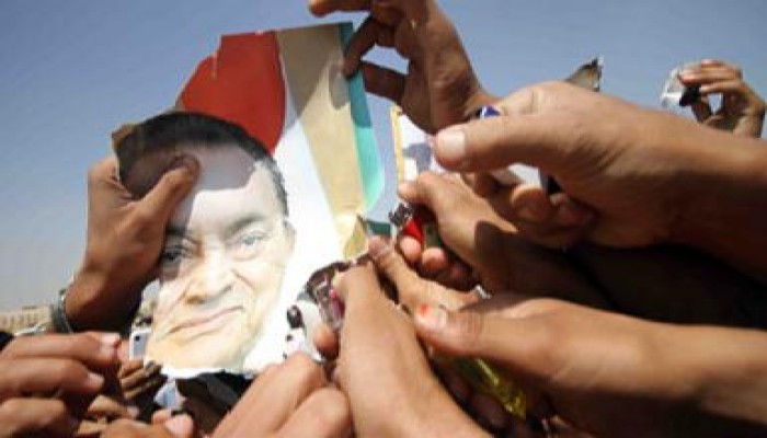 «إندبندنت»: بريطانيا تطالب مصر بـ 100 مليون جنيه إسترليني اقترضها مبارك لصفقات سلاح