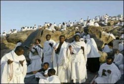 الحجاج في منى لقضاء يوم التروية استعدادا للوقوف بعرفات