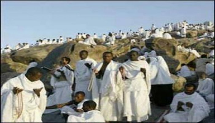 الحجاج في منى لقضاء يوم التروية استعدادا للوقوف بعرفات