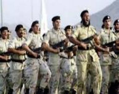 معلومات عن احتجاز طبيب مصري لاعتراضه على ضرب عسكري سعودي لمسن بالحذاء