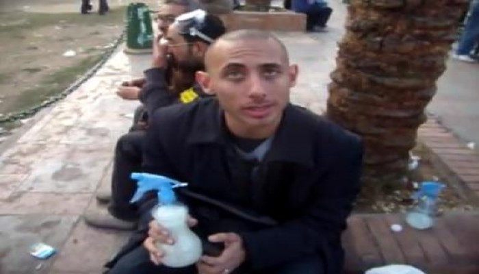 الحاجة أم الاختراع: شاب يقدم مادة بسطية لمقاومة الغاز المسيل للدموع (متلفز)