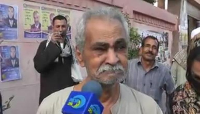عجوز مصري بسيط أدلي بصوته حباً في مصر .. تبكي عندما تسمع كلماته (متلفز)