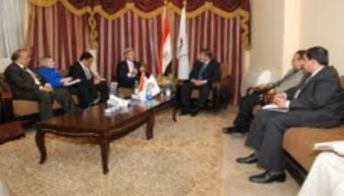كيري والسفيرة الأمريكية يزوران حزب الحرية والعدالة