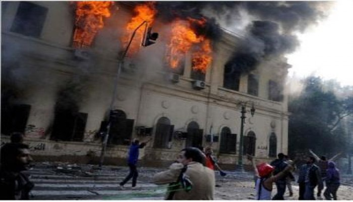 فيديو يظهر رفض الجيش والحرس إطفاء الحرائق رغم استغاثات مدير عمليات حى بولاق