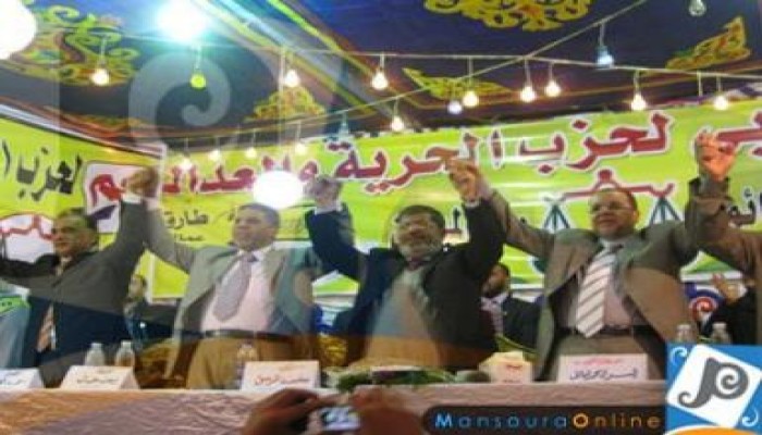 الحرية والعدالة بين 20 الف مؤيد فى المنصورة لشباب مصر نحن معكم و نحتاج إلى سواعدكم