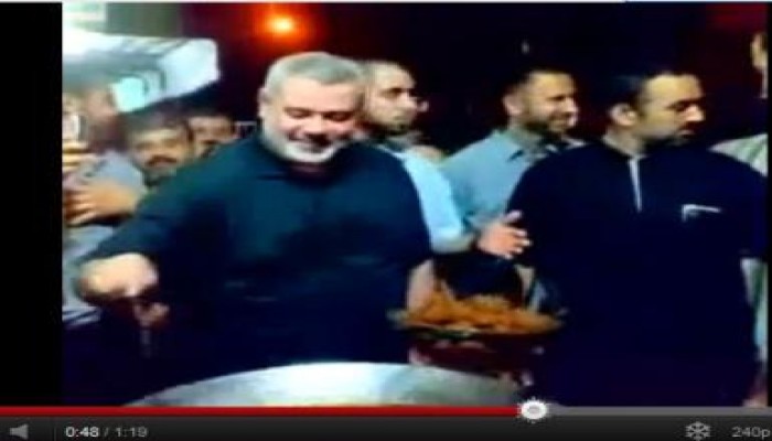 إسماعيل هنية يصنع الفلافل للجماهير ( متلفز)