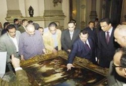 كنوز وآثار نادرة في قصور مبارك: بينها طاولة قمار وسيف مرصع بالماس ولوحات لا تقدربمال