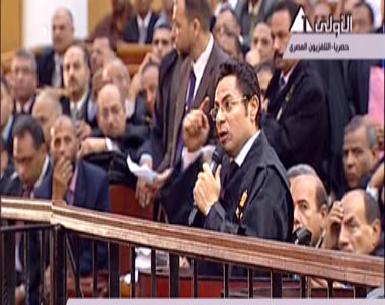 فى مرافعة تاريخية.. خالد أبو بكر يسأل علاء مبارك: ما شعورك ووالدكم الآن فى قفص الاتهام؟.