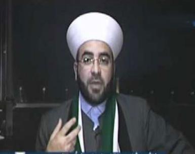 مدير مكتب مفتي سوريا ينشق عن المؤسسة الدينية اعتراضا على المفتي (المجرم) أحمد حسون
