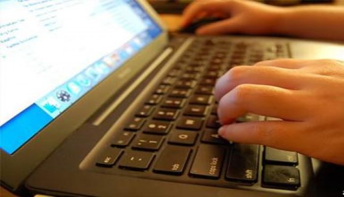 إدمان الانترنت يحدث تغيرات بالمخ مشابهة لمدمني المخدرات والكحول