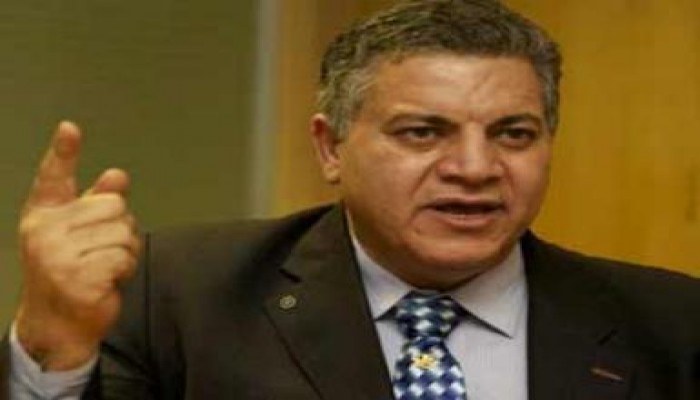 المواهب ظهرت: حمدي الفخراني يطلب جمال وعلاء وغرفة مظلمة وفأرين لإستعادة أموال مصر !!