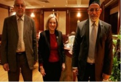 د/ بديع يلتقي السفيرة الأمريكية ويؤكد: الشريعة أكبر ضمان للحريات