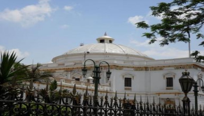 إخلاء ساحات مجلس الشعب من سيارات الجيش استعدادًا لبدء الدورة البرلمانية