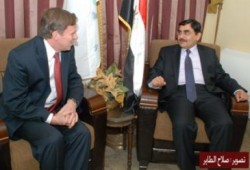 الحرية والعدالة يستقبل مساعد وزيرة الخارجية الأمريكية لشئون الديمقراطية وحقوق الإنسان