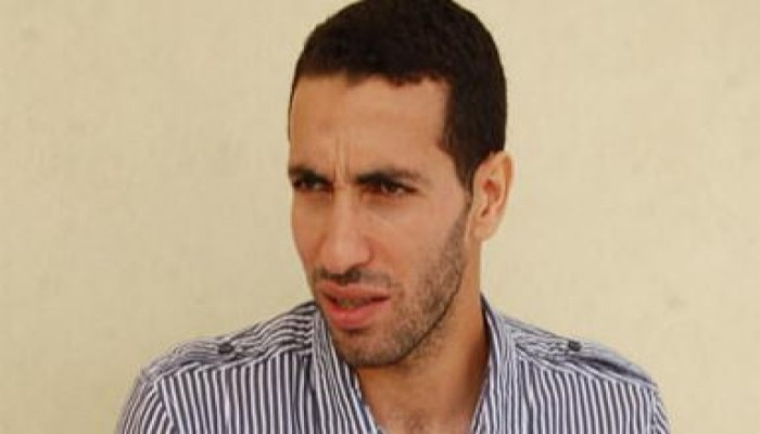 أبو تريكه : رفضت مصافحة المشير